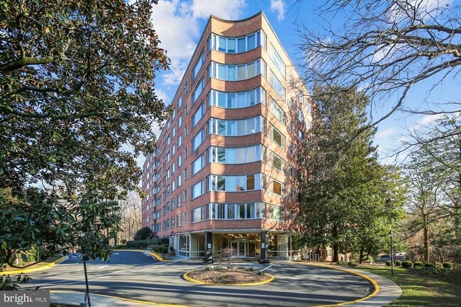 Building Photo - 4200 Cathedral Ave NW