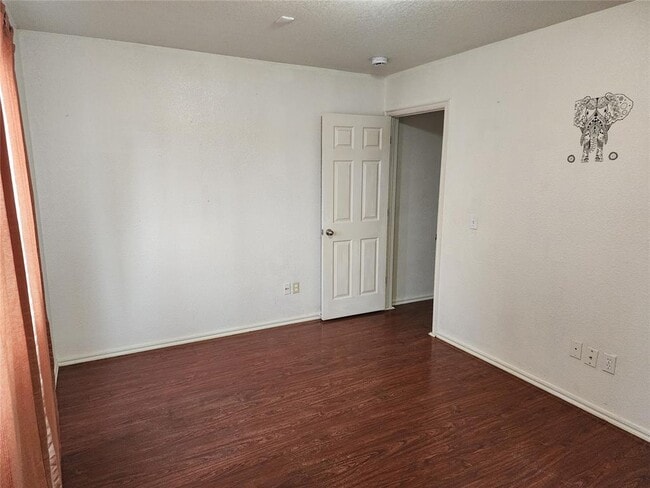 Building Photo - 212 Cambridge Dr