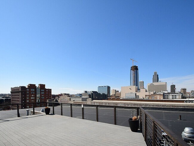 Building Photo - Beebe Runyan