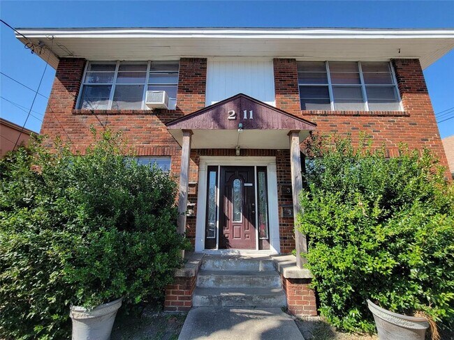 Primary Photo - 2111 Freeman St