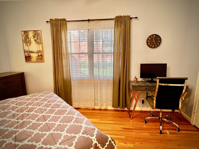 Building Photo - 430 Lindbergh Dr NE