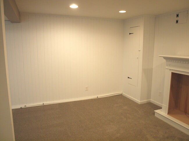 Building Photo - 834 34th St NW