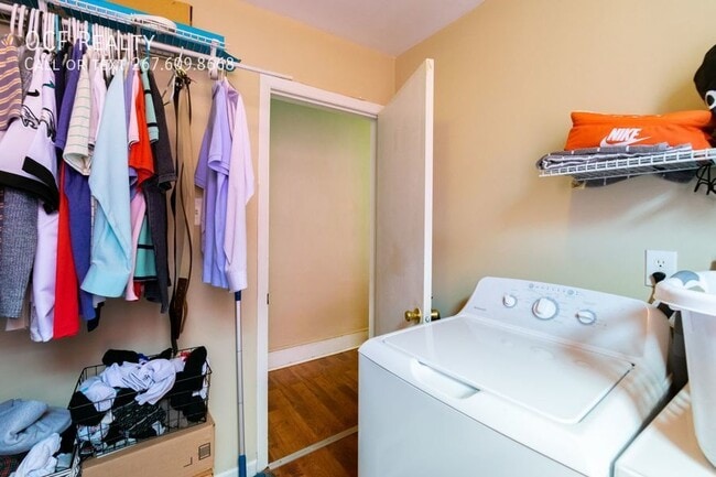 Building Photo - 2205 S 20th St