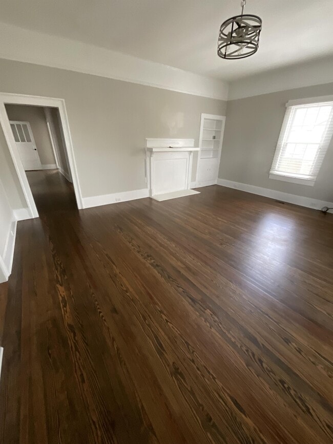 Building Photo - 603 Poplar Ave