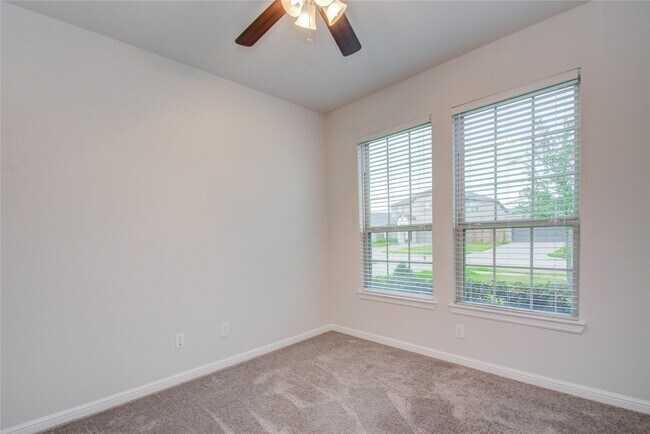 Building Photo - 18819 Fulvetta Haven Way