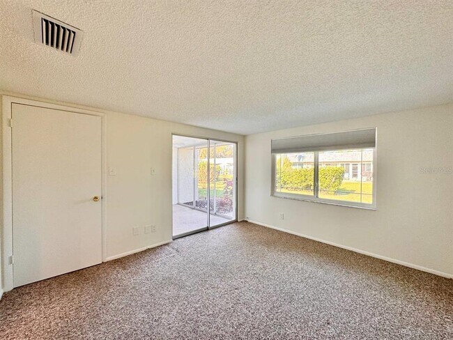 Building Photo - 3422 Trophy Blvd