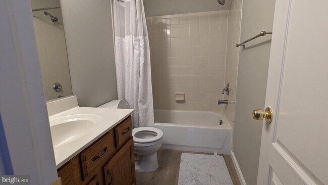 Building Photo - 12950 Tonka Ct