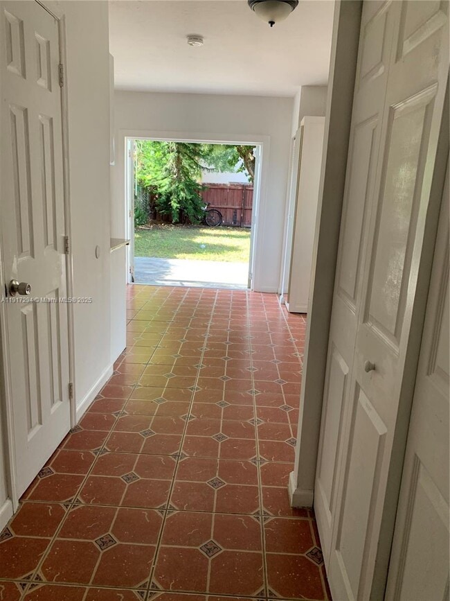 Building Photo - 750 NE 86th St