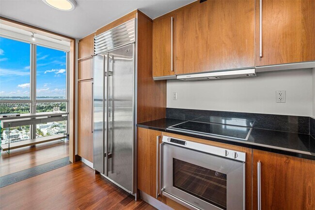 Building Photo - 101 20th St