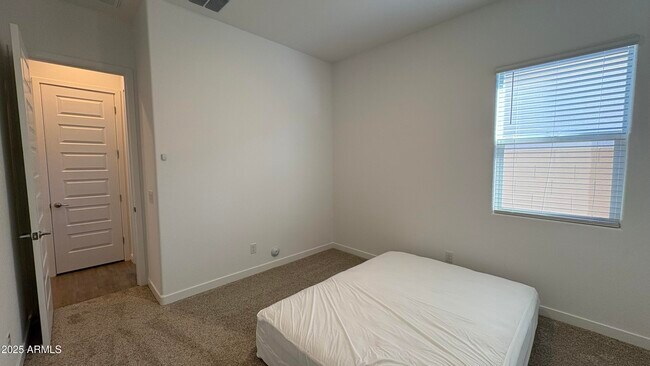 Building Photo - 3240 W Peak View Rd