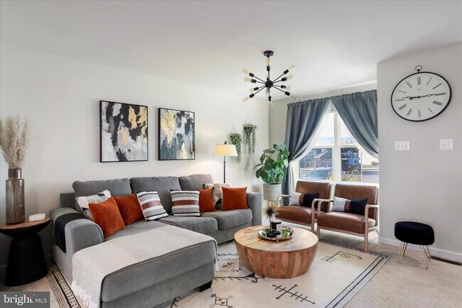 Building Photo - 206 Spring Pl