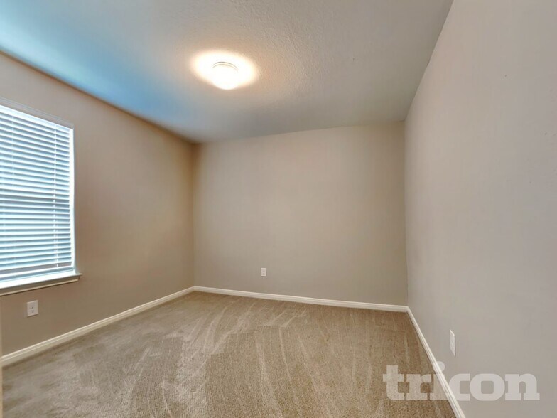 Building Photo - 2910 Lavender Mdw