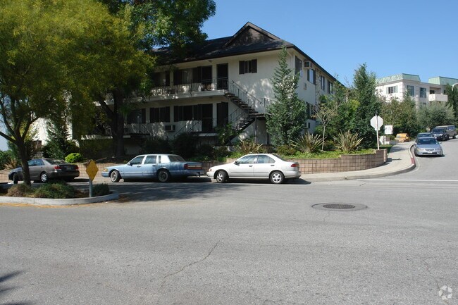 Building Photo - 1699 Amberwood Dr