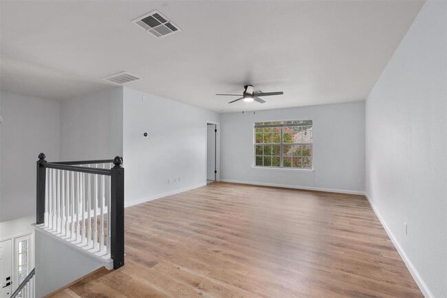 Building Photo - 3817 Newland Dr