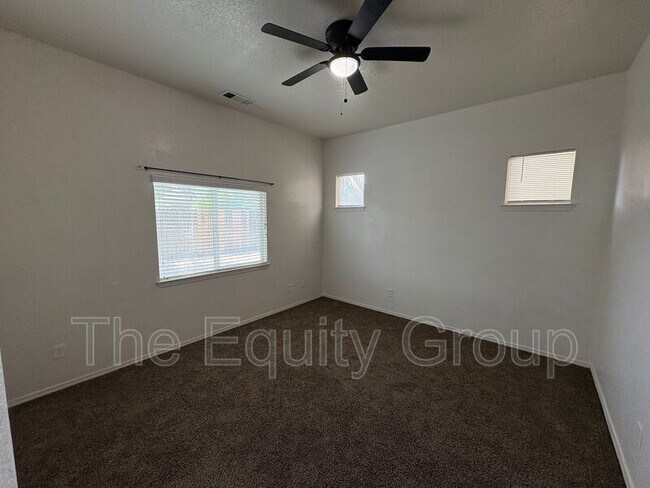 Building Photo - 1040 N Sumter Ct