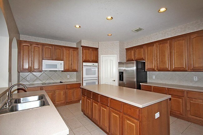 Building Photo - 3018 Ravensport Dr