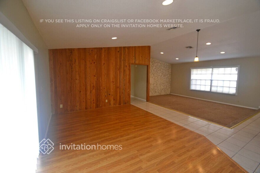 Building Photo - 10902 NW 19th St