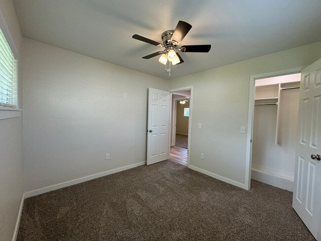 Building Photo - 1442 E Broadway St