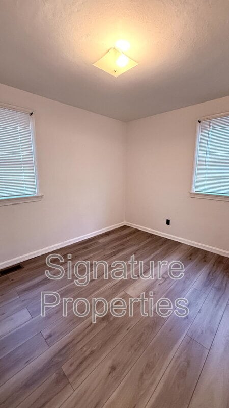 Building Photo - 401 Craven St