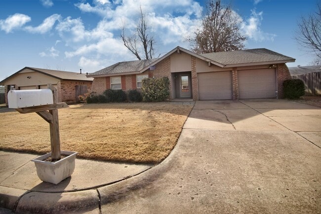 Building Photo - 620 Winding Ln