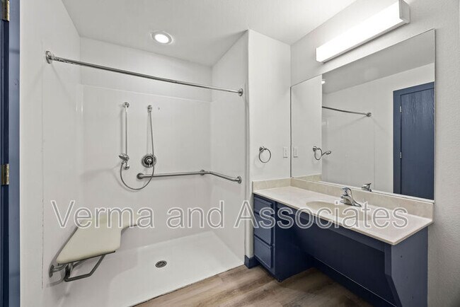 Building Photo - 2619 N Quality Ln