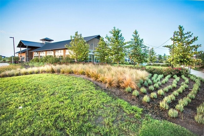 Building Photo - 2823 Orange Leaf Dr