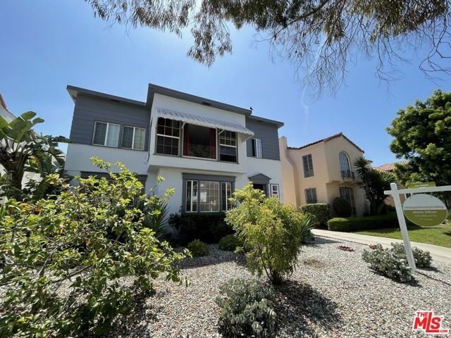 Building Photo - 828 S. Curson
