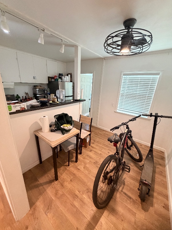 Building Photo - 1240 Kenneth St