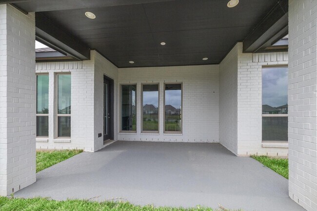 Building Photo - 645 Cape Capri Dr