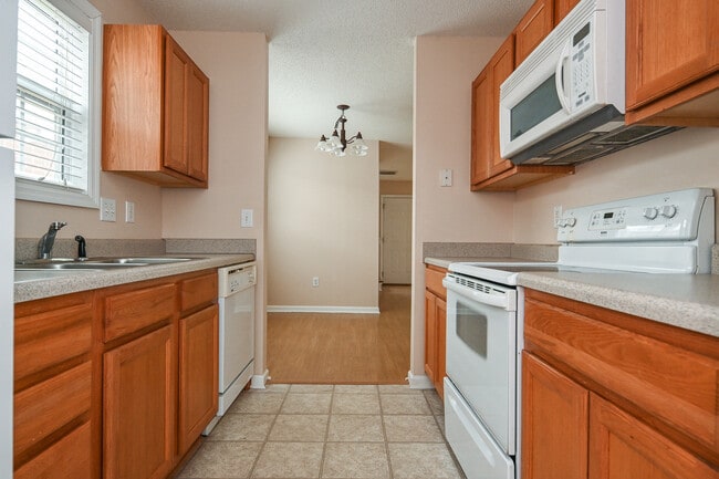 Building Photo - 1325 Cedar Shoals Dr