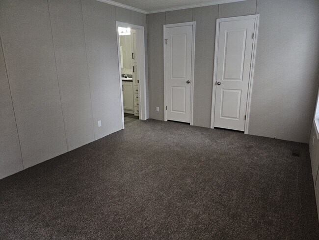 Building Photo - 9614 Seaway Dr