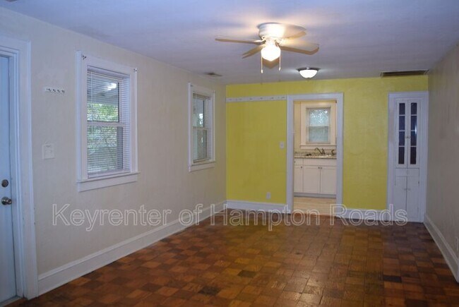 Building Photo - 1303 Tallwood St