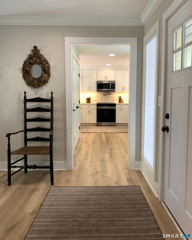 Building Photo - 400 Heritage Vlg