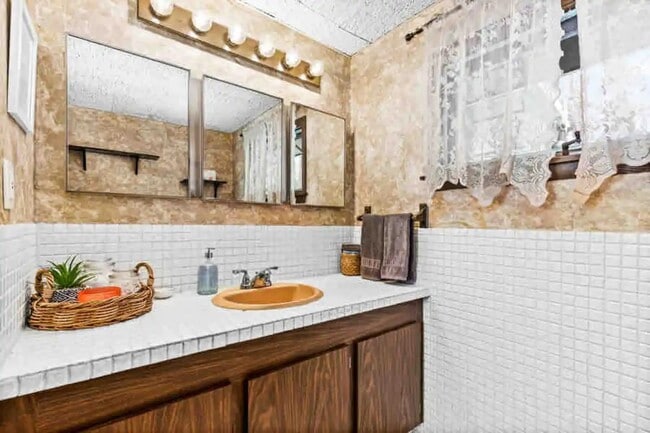 Three Bathrooms - 7590 Barrs Lake Rd
