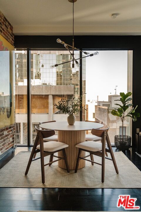 Building Photo - 655 S Hope St