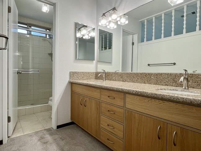 Building Photo - 3105 Blenkarne Dr