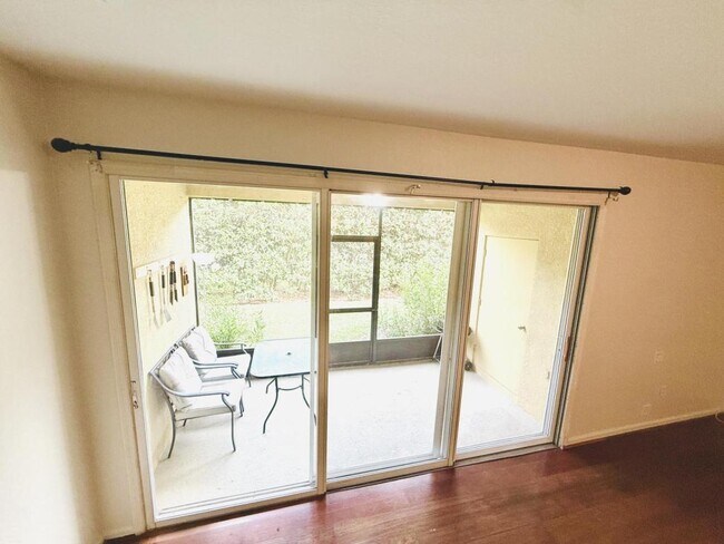 Building Photo - 2983 Ashland Ln S