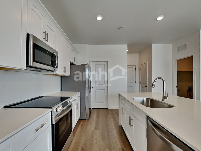 Building Photo - 1519 Aquamarine Dr