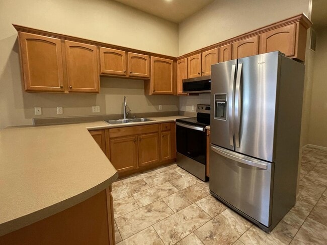 Building Photo - 323 W Main St