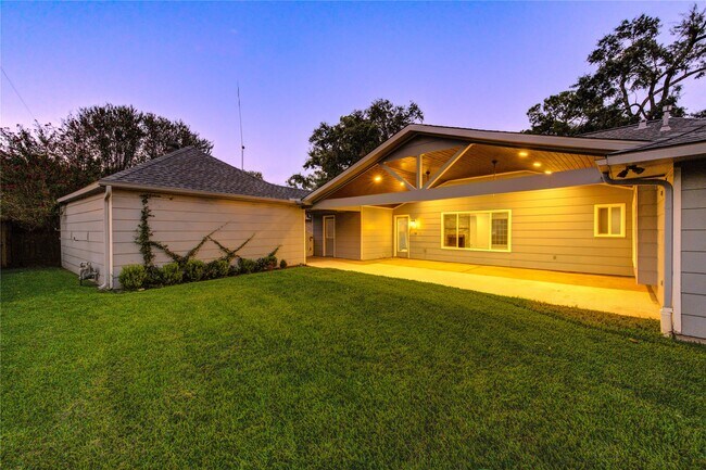 Building Photo - 2523 Anniston Dr
