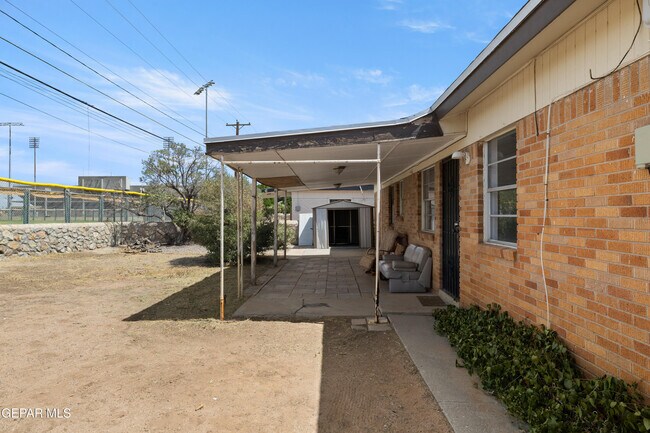 Building Photo - 5409 Edmonton Ave
