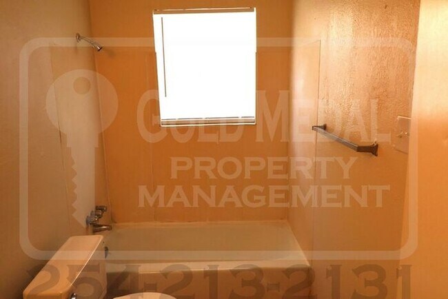 Building Photo - 926 J R Ct