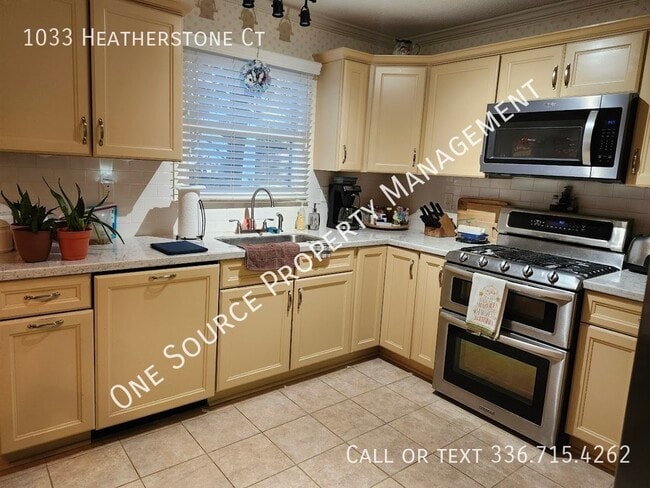 Building Photo - 1033 Heatherstone Ct