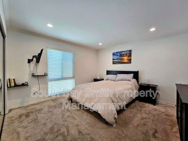 Building Photo - 320 Hermosa Ave