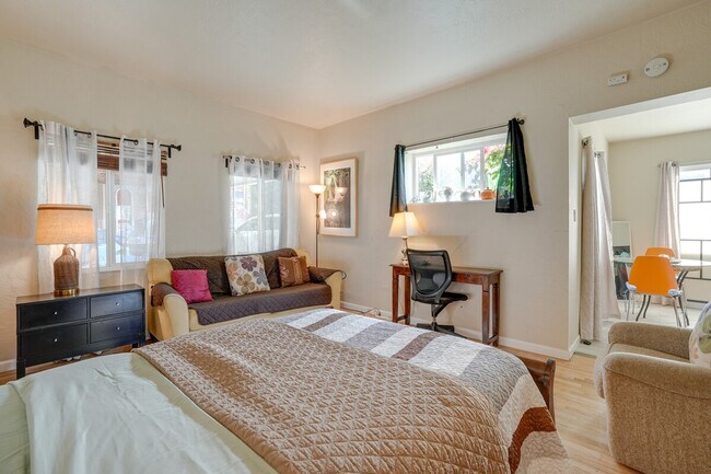 Building Photo - 3600 Grand Ave