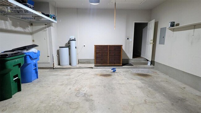 Building Photo - 114 Ambrose Dr