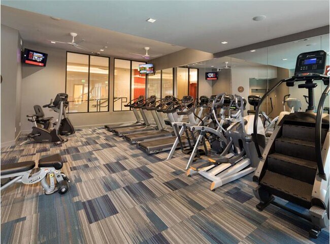 Building Photo - 2402 Aldrich St