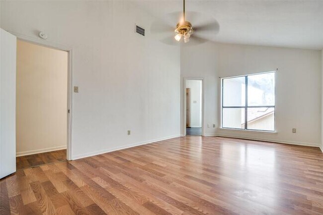 Building Photo - Charming 2 beds 2 baths in Mesquite!