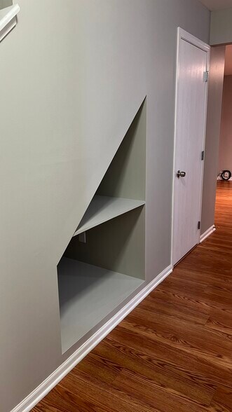 Building Photo - 6076 Georges Park Dr