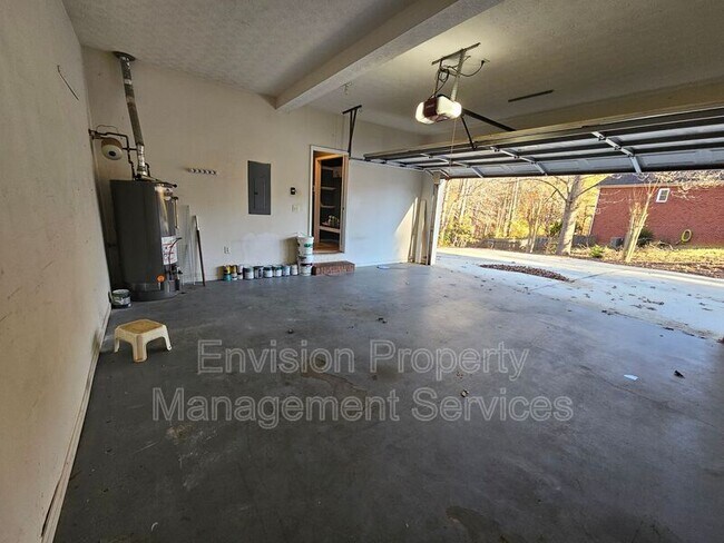 Building Photo - 192 Ashley Dr